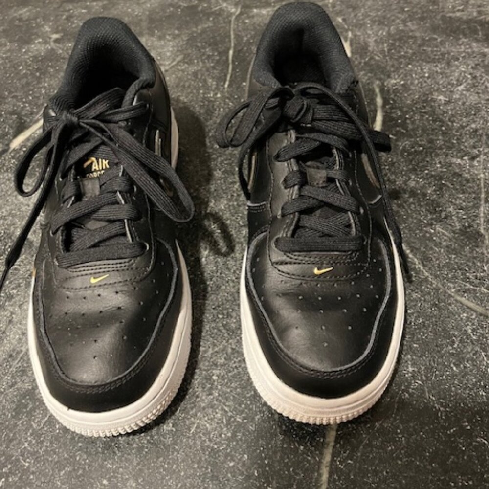 Nike Air Force 1 LV8, Black, Size 5Y, 6.5 or 7 Womens_Excellent Condition